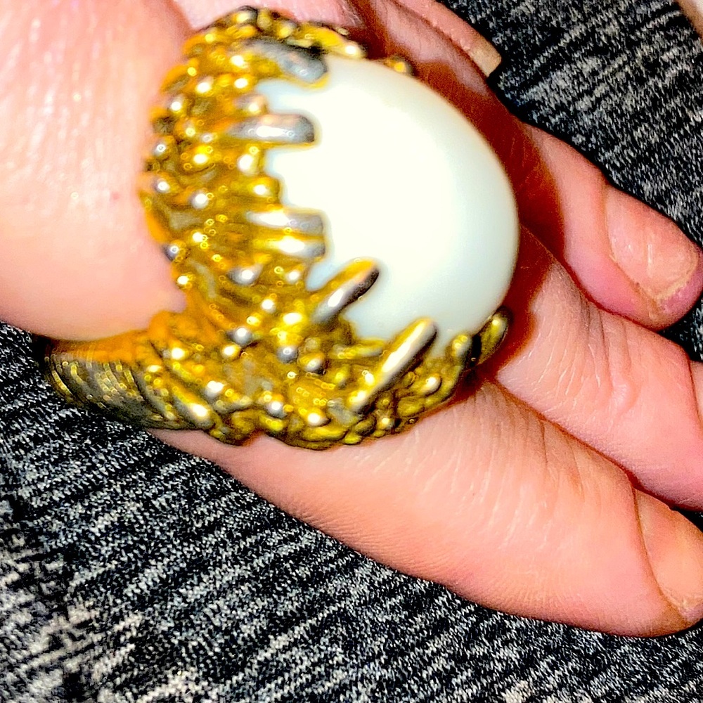 Vintage 1940 Angel Coral Claw Fashion Ring